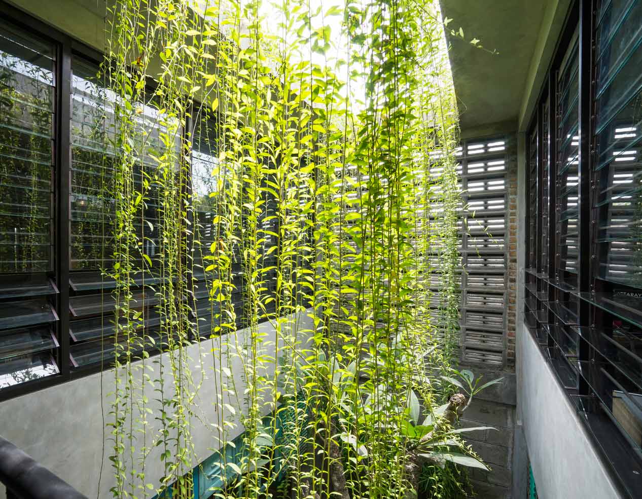 Mâu nhà đẹp 2 tầng được thiết kế với ý tưởng dựa trên các sở thích của gia chủ | ND68-011