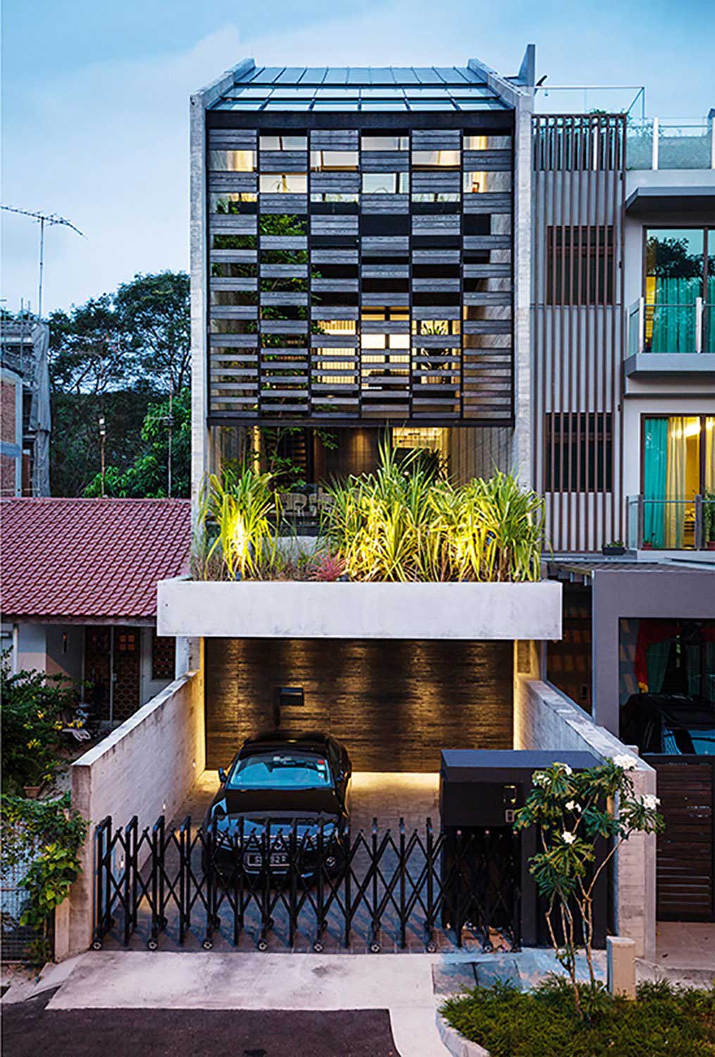 Mẫu nhà đẹp hiện đại với thiết kế các không gian mở cùng bể bơi lớn trên tầng 2 | ND68-037