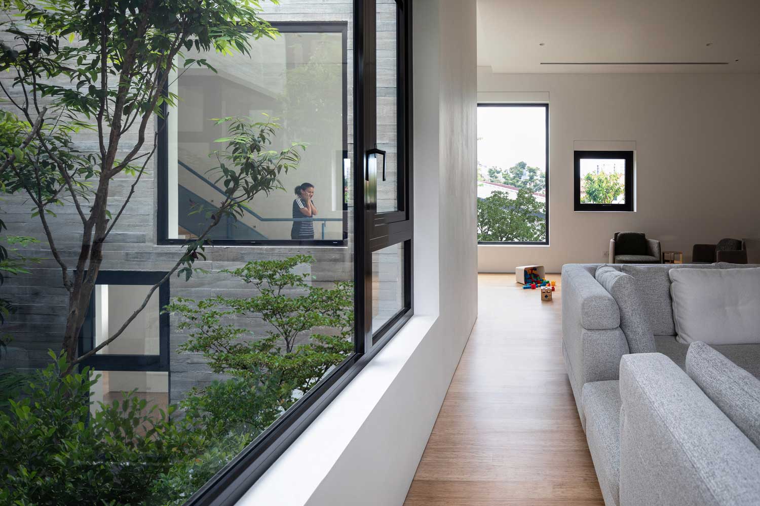 Mẫu nhà đẹp với những ô cửa sinh động mang đến những trải nghiệm không gian thú vị | ND68-035