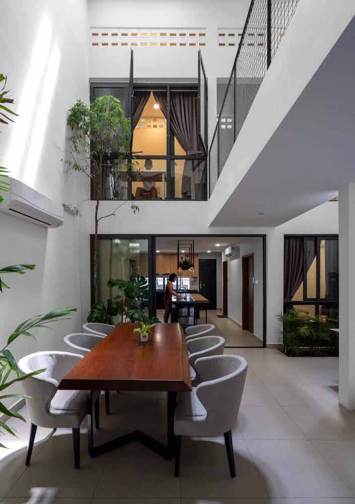 Mẫu nhà đẹp 2 tầng với vẻ đẹp hiện đại, mang tính hướng nội cho gia đình 5 thành viên | ND68-023